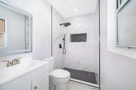 Bath - 4707 Pinellas Dr, Orlando, FL 32812 photo 3 of 3