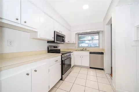 Kitchen - 4707 Pinellas Dr, Orlando, FL 32812 photo 1 of 2