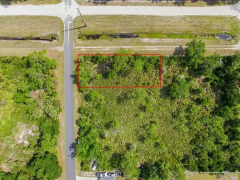 1704 7th Ave, Deland, FL 32724