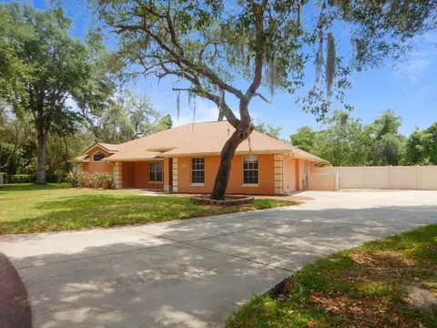 32905 Indian Woods Dr, Leesburg, FL 34788