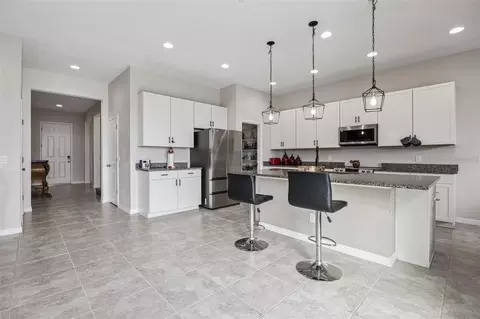 Kitchen - 2091 Brillante Dr, Saint Cloud, FL 34771 photo 5 of 7