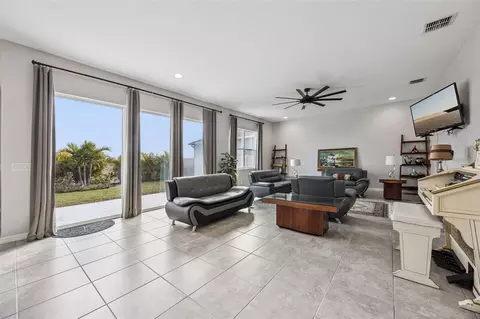 Living - 2091 Brillante Dr, Saint Cloud, FL 34771 photo 5 of 5