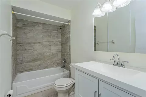 Bath - 414 Tranquille Oaks Dr, Ocoee, FL 34761 photo 3 of 3