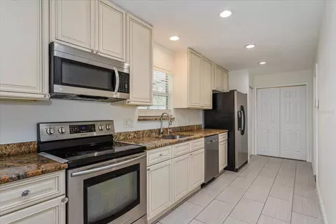 Kitchen - 414 Tranquille Oaks Dr, Ocoee, FL 34761 photo 1 of 3