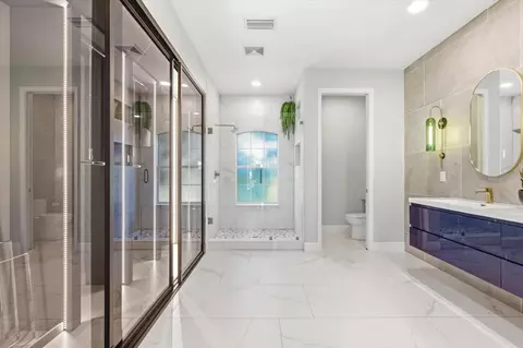 Bath - 1064 Ceasars Ct, Mount Dora, FL 32757 photo 1 of 5
