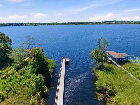 View/Area - 1064 Ceasars Ct, Mount Dora, FL 32757 photo 7 of 9