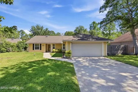 5327 Racoon Ridge Ct, Jacksonville, FL 32258