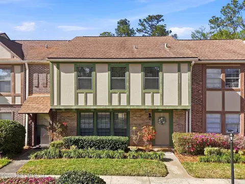 8153 Sutton Pl N, Jacksonville, FL 32217