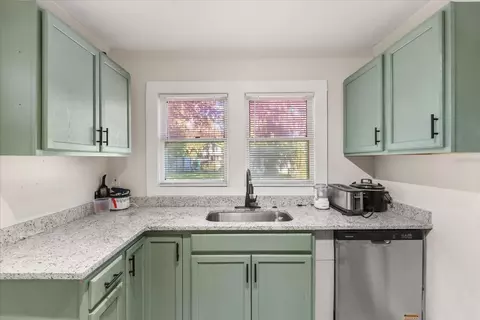 Kitchen - 829 NE 3rd St, Ocala, FL 34470 photo 3 of 4