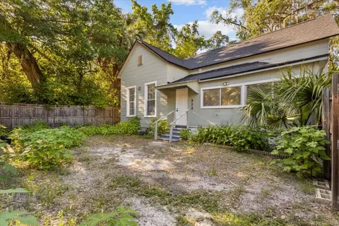 Exterior - 829 NE 3rd St, Ocala, FL 34470 photo 2 of 2