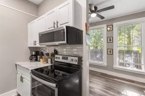 Entry Way - 829 NE 3rd St, Ocala, FL 34470 photo 3 of 3