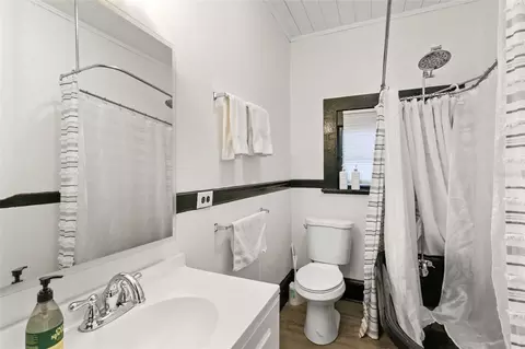 Bath - 10 Pacific St, Saint Augustine, FL 32084 photo 1 of 5