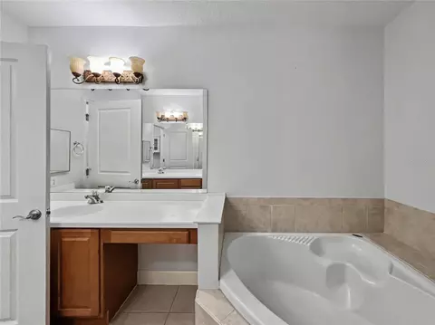 Bath - 1230 Wright Cir #108, Celebration, FL 34747 photo 3 of 5