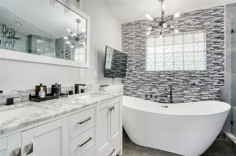 Bath - 7220 Bridle Path, Saint Cloud, FL 34771 photo 1 of 6