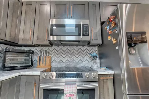 Kitchen - 7220 Bridle Path, Saint Cloud, FL 34771 photo 6 of 7