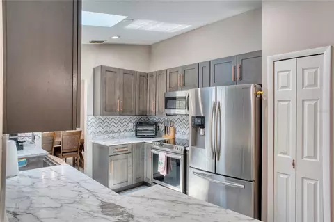 Kitchen - 7220 Bridle Path, Saint Cloud, FL 34771 photo 3 of 7
