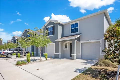 5359 Pinecone Ct, Wildwood, FL 34785
