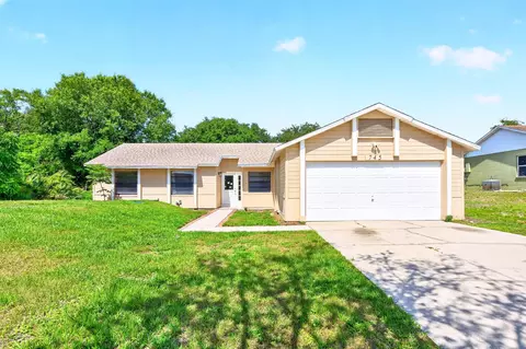 745 Mentmore Cir, Deltona, FL 32738