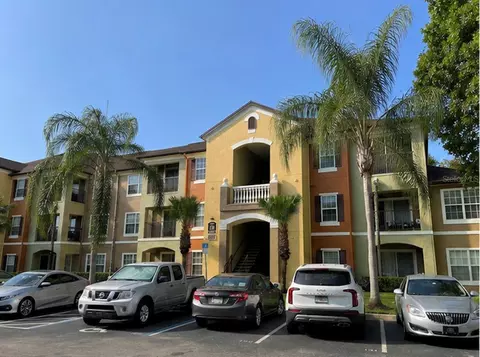738 Crest Pines Dr #728, Orlando, FL 32828