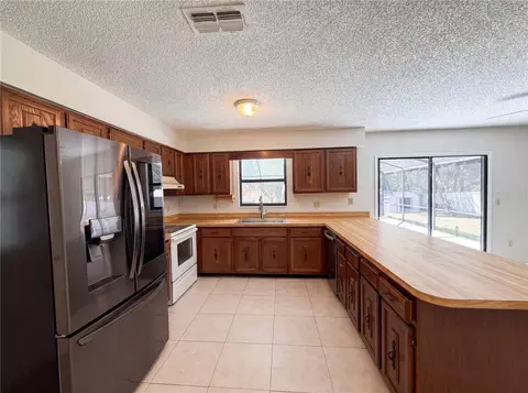 Kitchen - 543 Silver Course Cir, Ocala, FL 34472 photo 1 of 3