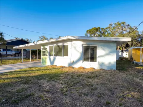 Exterior - 911 New York St, Edgewater, FL 32132 photo 4 of 5