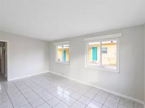 Living - 911 New York St, Edgewater, FL 32132 photo 2 of 3