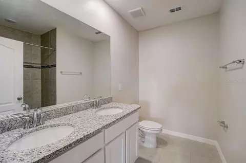 Bath - 589 Broadoak Dr, Dundee, FL 33838 photo 2 of 4