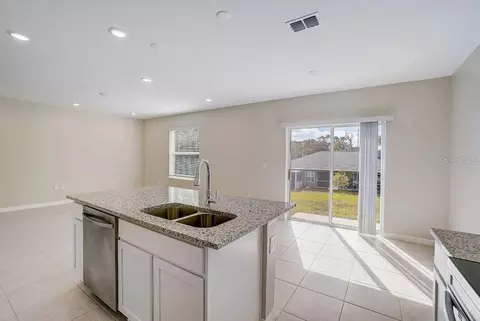 Kitchen - 589 Broadoak Dr, Dundee, FL 33838 photo 5 of 5
