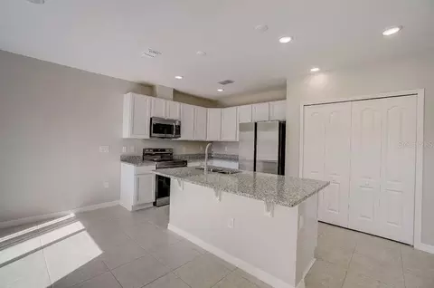 Kitchen - 589 Broadoak Dr, Dundee, FL 33838 photo 4 of 5