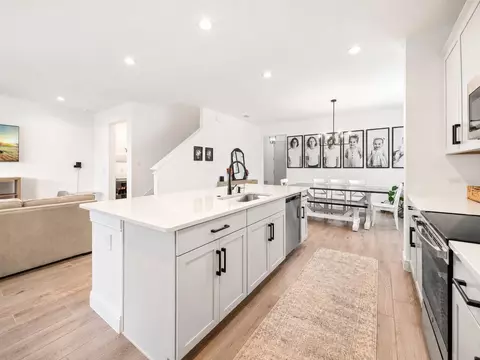Kitchen - 5046 Down Ct, Saint Cloud, FL 34772 photo 2 of 3