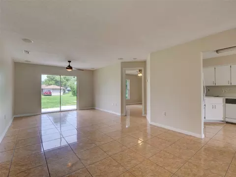 Living - 806 Illinois Ave, Saint Cloud, FL 34771 photo 2 of 4