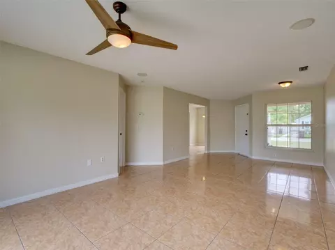 Living - 806 Illinois Ave, Saint Cloud, FL 34771 photo 3 of 4