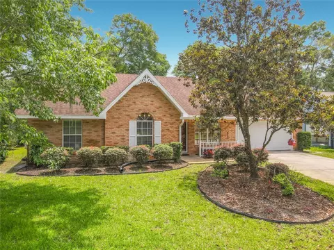 405 Secluded Oaks Trl, Deland, FL 32724