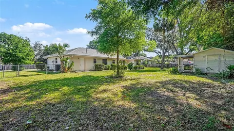 Exterior - 4620 NE 8th St, Ocala, FL 34470 photo 3 of 4