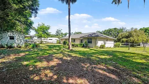 Exterior - 4620 NE 8th St, Ocala, FL 34470 photo 2 of 4