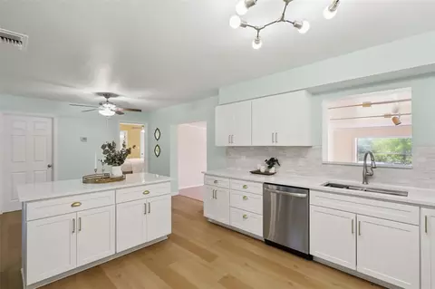 Kitchen - 1212 Russell Dr, Ocoee, FL 34761 photo 4 of 5