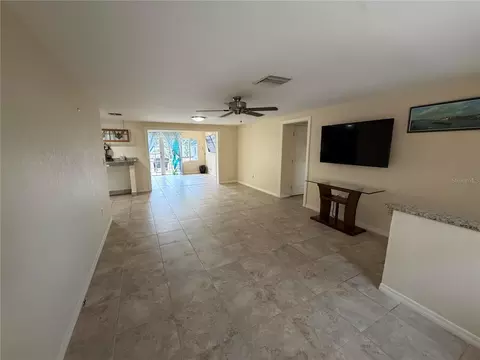 Living - 812 Guild Dr, Venice, FL 34285 photo 2 of 3