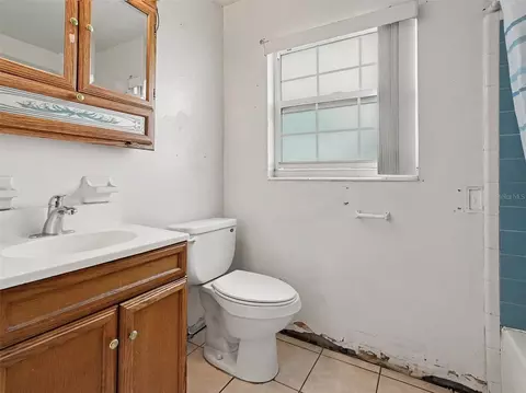 Bath - 1609 Maureen Ave #4, Ocoee, FL 34761 photo 2 of 2