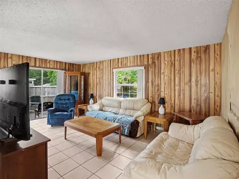 Living - 1609 Maureen Ave #4, Ocoee, FL 34761 photo 2 of 2
