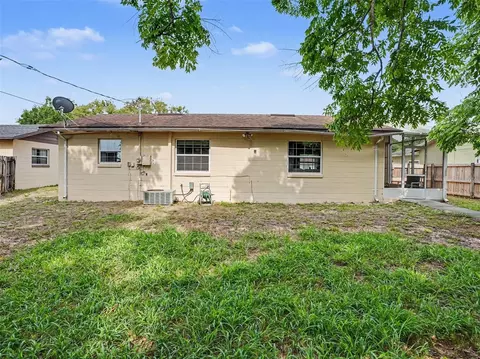 Exterior - 1609 Maureen Ave #4, Ocoee, FL 34761 photo 7 of 9