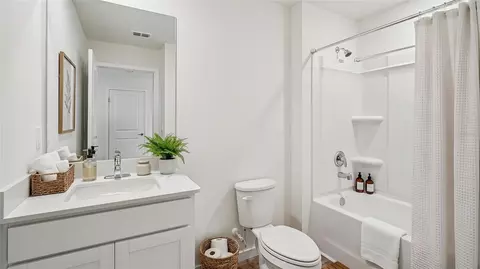 Bath - 3131 Grey Moss Dr, Saint Cloud, FL 34773 photo 2 of 3