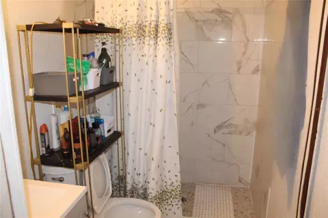 Bath - 307 California Ave, Saint Cloud, FL 34769 photo 2 of 2