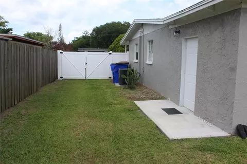Exterior - 307 California Ave, Saint Cloud, FL 34769 photo 5 of 12