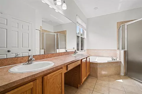 Bath - 13450 Sunkiss Loop, Windermere, FL 34786 photo 1 of 2