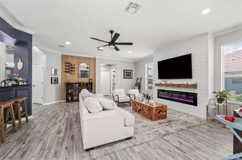 Living - 816 Lancer Cir, Ocoee, FL 34761 photo 3 of 4