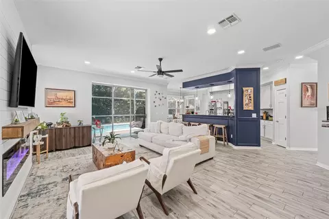 Living - 816 Lancer Cir, Ocoee, FL 34761 photo 2 of 4