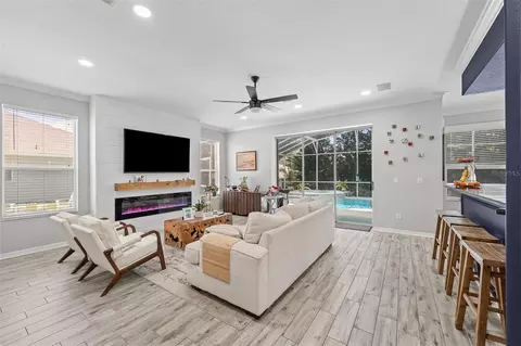 Living - 816 Lancer Cir, Ocoee, FL 34761 photo 1 of 4