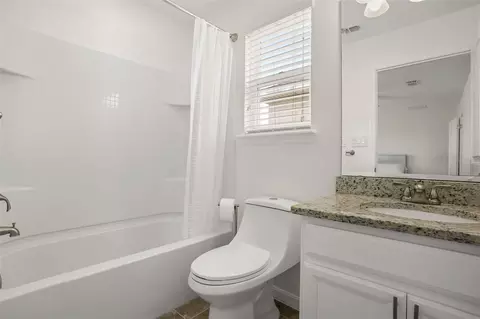 Bath - 1536 Softshell St, Saint Cloud, FL 34771 photo 4 of 9