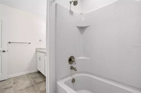 Bath - 1536 Softshell St, Saint Cloud, FL 34771 photo 8 of 9
