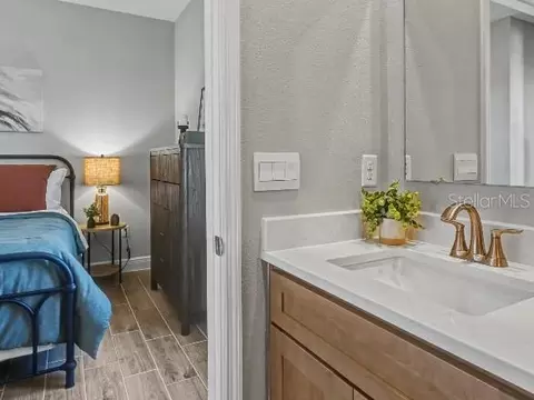 Bath - 629 Broadoak Dr, Dundee, FL 33838 photo 3 of 4